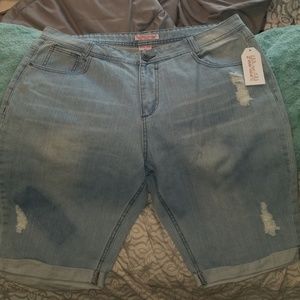 Bermuda jean shorts